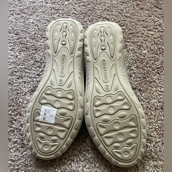 Skechers Relaxed Fit Reggae Fest Women’s Shoes - Picture 4 of 6